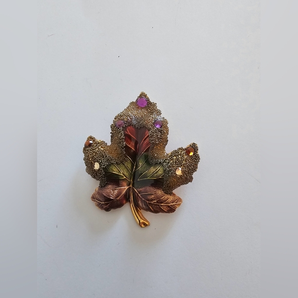 Absolutely gorgeous gold ombre gemstoned textured fall maple leaf brooch luxury! - Picture 3 of 7